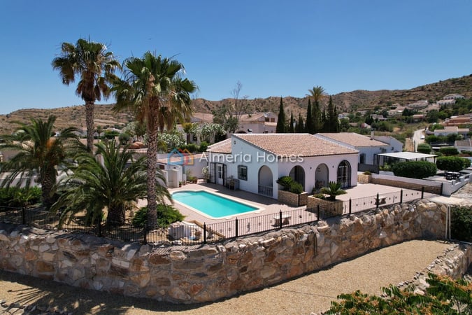 Villa in Albanchez - view 1