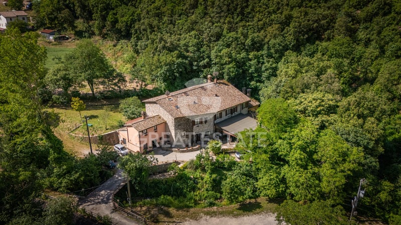 House in Monterivoso - view 1