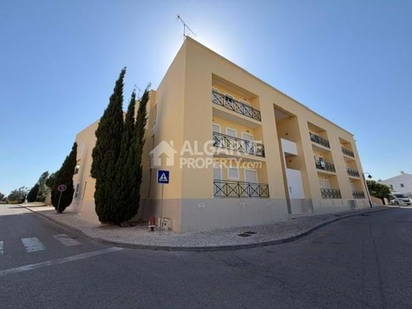 Apartment in Quarteira - view 1