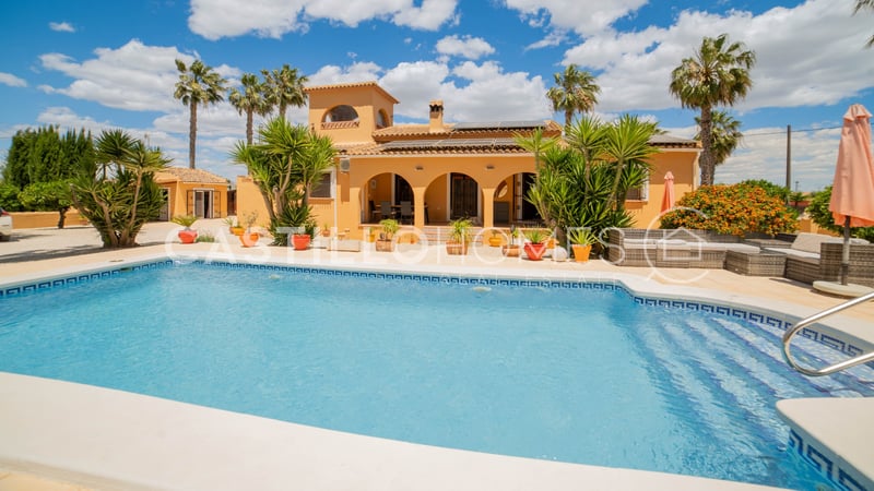 Villa in Rafal - view 1