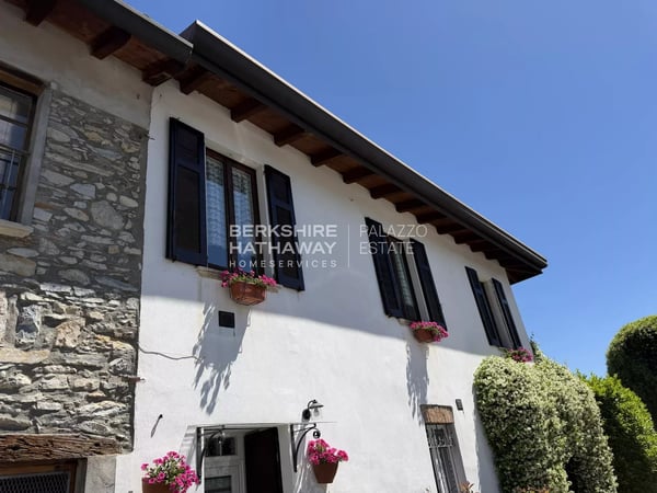 House in Cernobbio - view 1