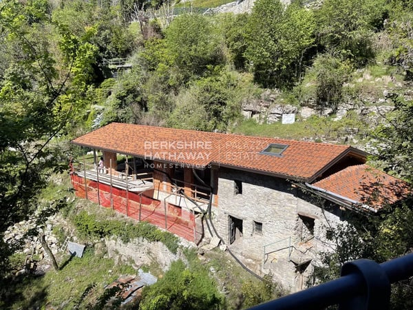 House in Cernobbio - view 1