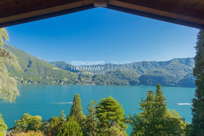 Villa in Carate Urio - view 1