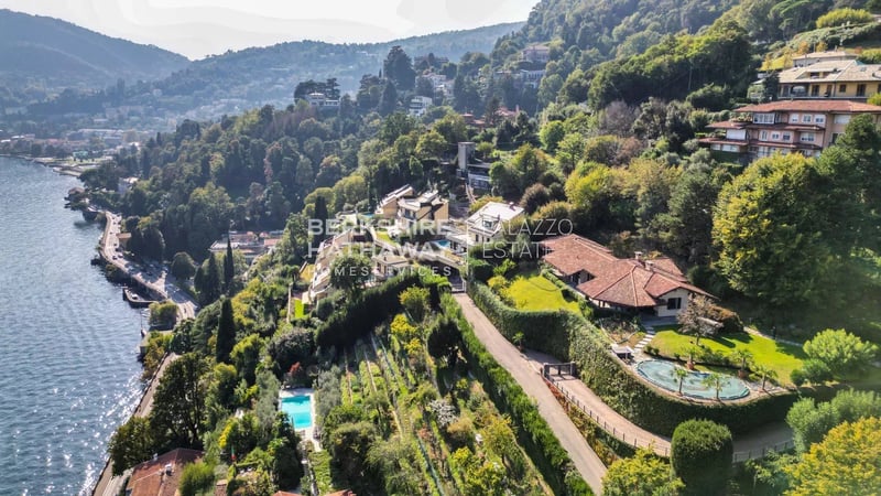Villa in Como - view 1