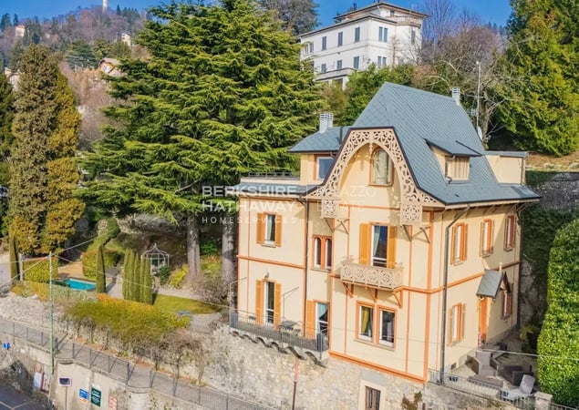 Villa in Brunate - view 1