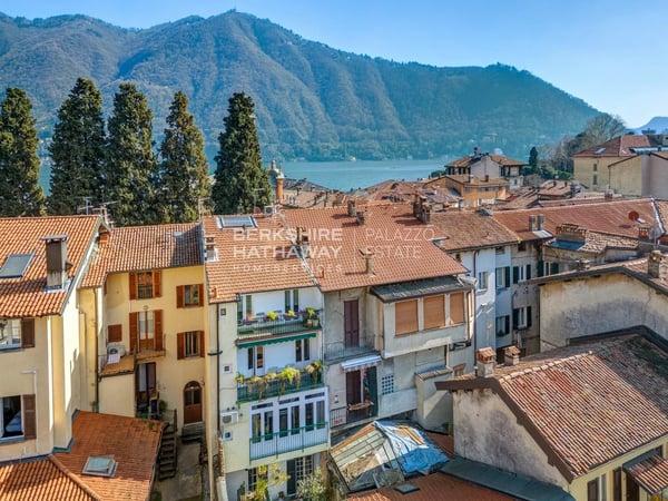 House in Cernobbio - view 1