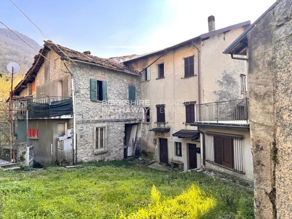 House in Nesso - view 1