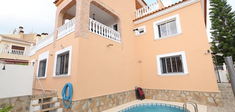 House in San Miguel de Salinas - view 1