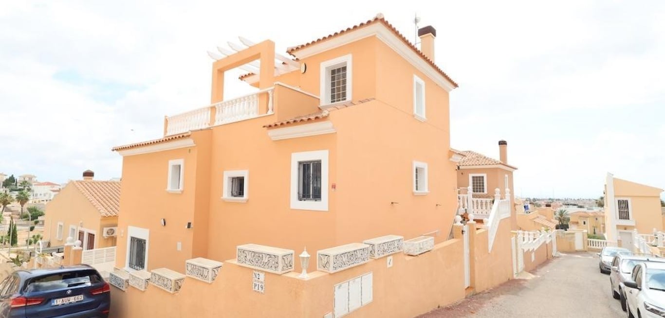 House in San Miguel de Salinas - Image 2