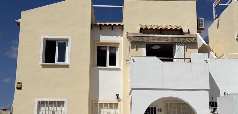 Apartment in Villamartin - view 1