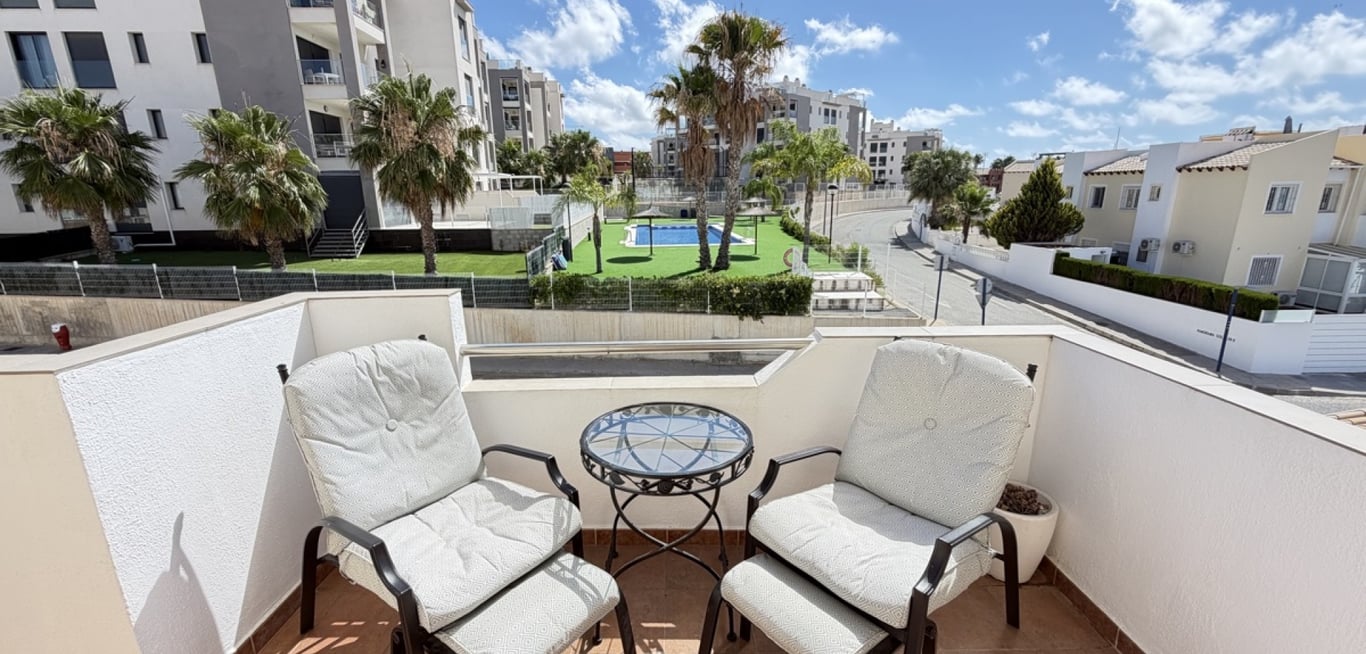 Apartment in Villamartin - Image 3
