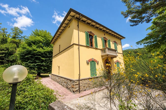 Villa in Arezzo - view 1