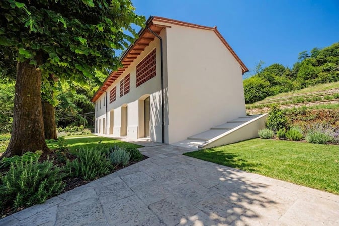 Villa in Camaiore - view 1