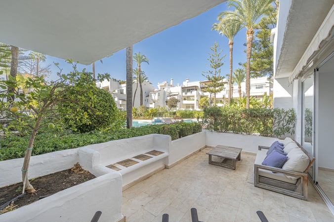 Apartment in Nueva Andalucia - view 1
