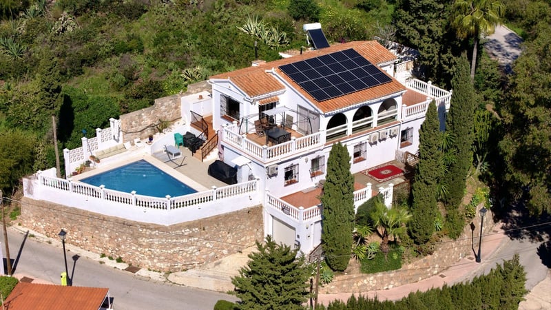 Villa in Fuengirola - view 1