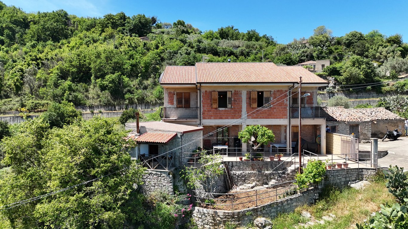 Apartment in Sant'Agata di Militello - Image 2