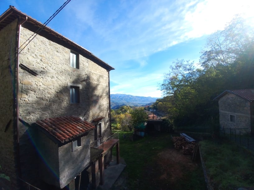 House in Camporgiano - Image 3