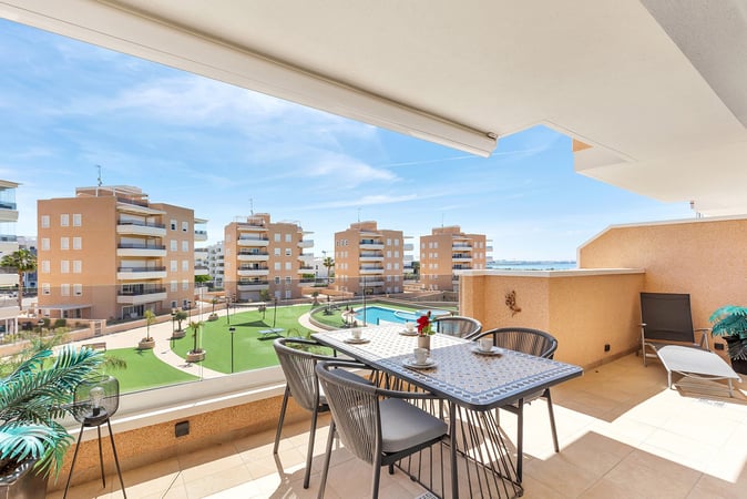 Apartment in Urbanizacion El Raso - view 1