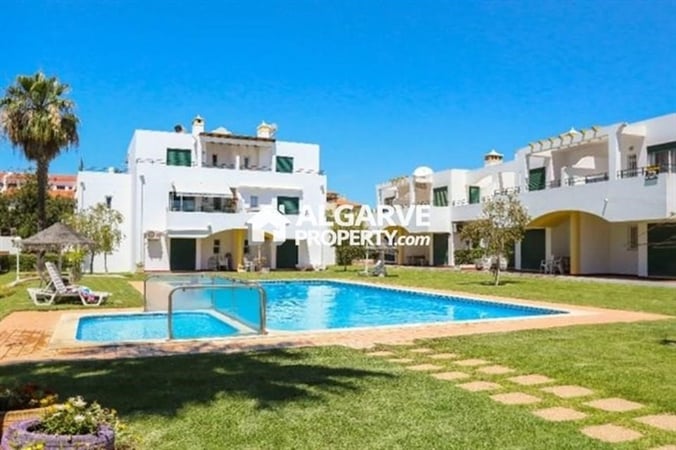 Apartment in Quarteira - view 1