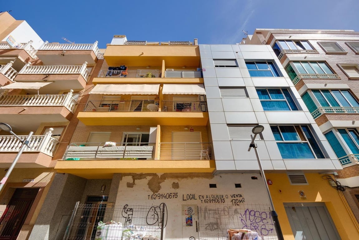 Apartment in Torrevieja - Image 2