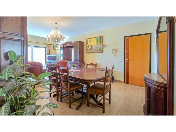 Apartment in Quarteira - view 1