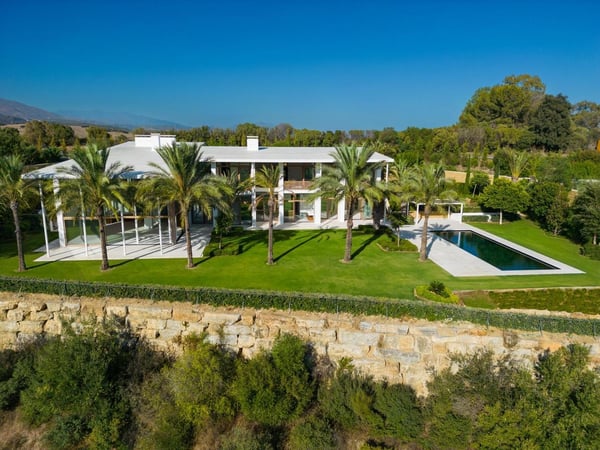 Villa in Casares - view 1