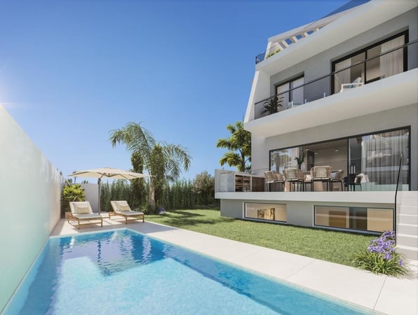 Villa in Estepona - view 1