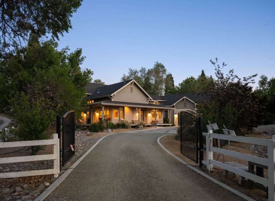 House in Sparks - Image 3
