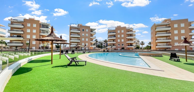 Apartment in Urbanizacion El Raso - view 1