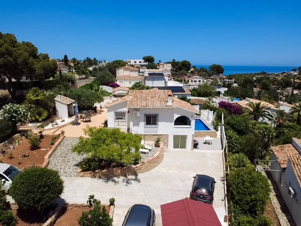 Villa in Santa Lucia - view 1