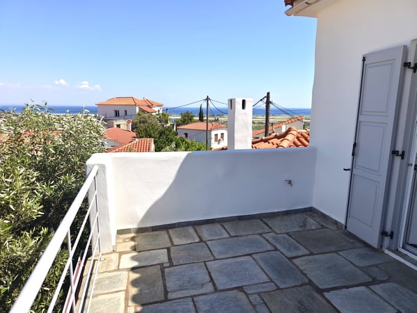 House in Chora - view 1