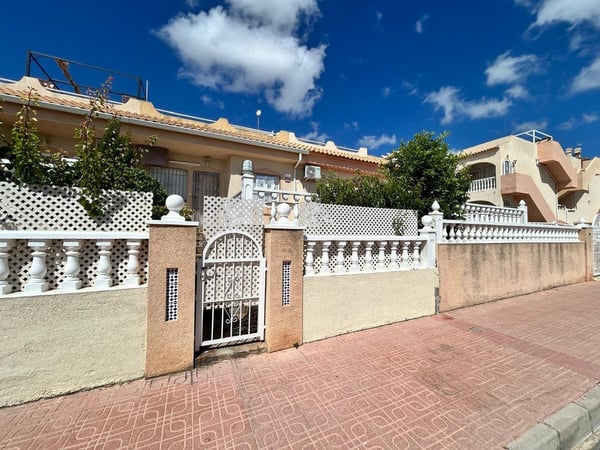 House in Urbanizacion los Balcones - view 1