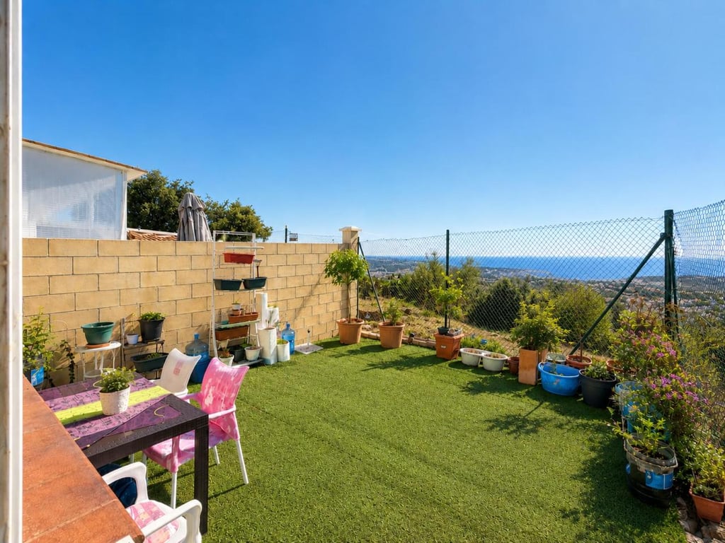 Apartment in Casares - Image 2