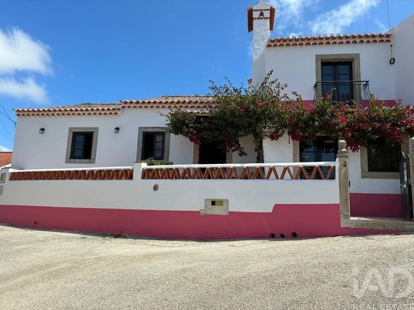 House in Azueira - view 1