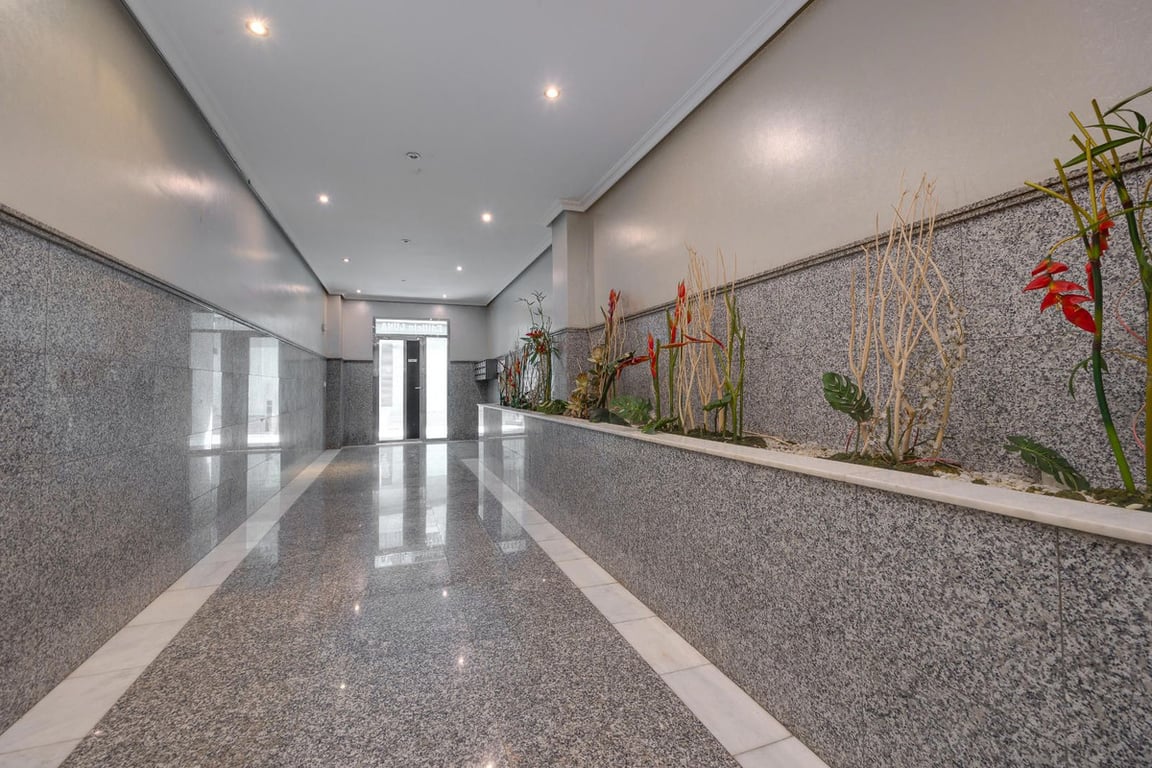 Apartment in Torrevieja - Image 2