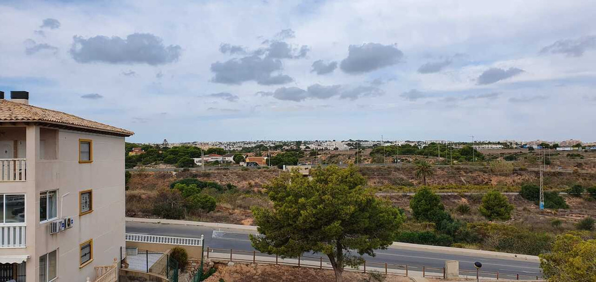 Apartment in Cabo Roig - Image 3