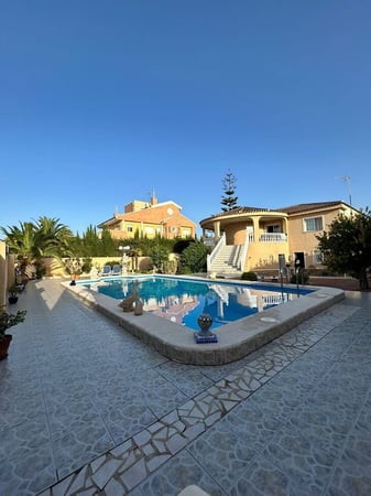 Villa in Torrevieja - view 1