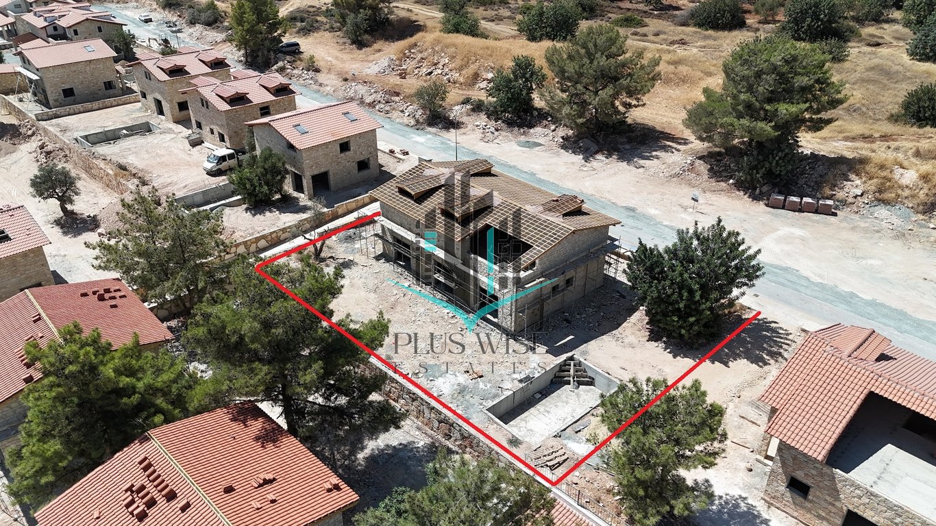 Villa in Souni - Image 2