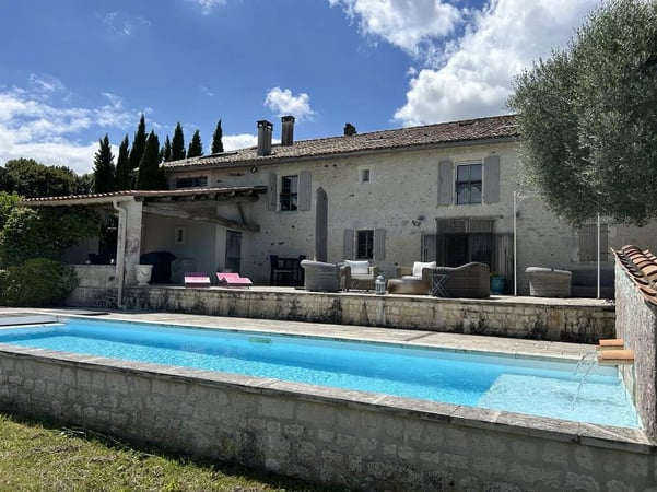 House in Mirambeau - view 1