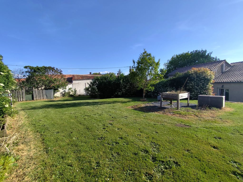 House in Tillou - Image 2