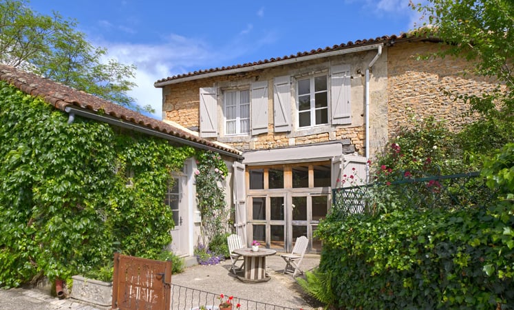 House in Nanteuil-en-Vallee - view 1