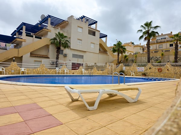 Apartment in Villamartin - view 1