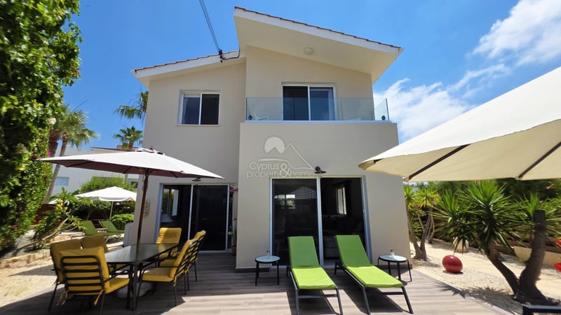 Villa in Paphos - view 1