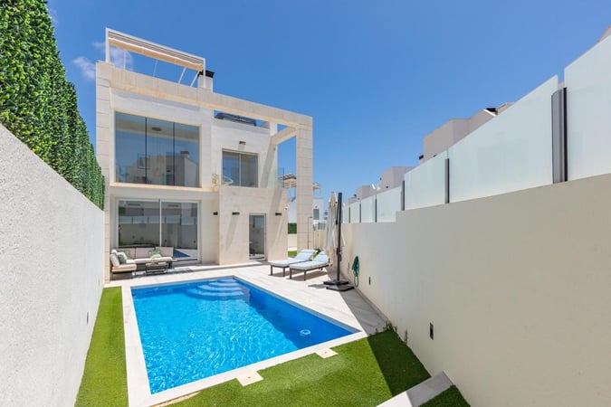 Villa in Dehesa de Campoamor - view 1