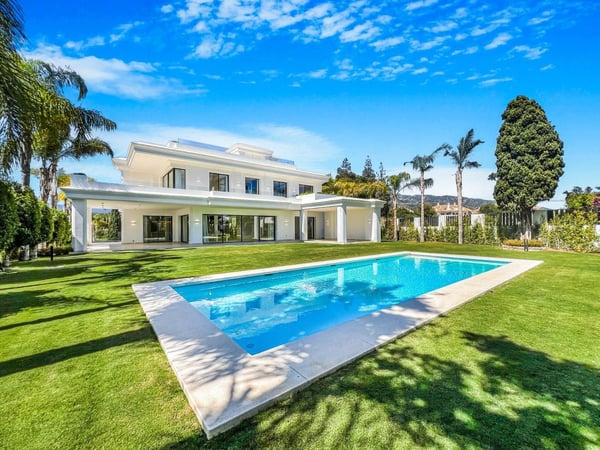 Villa in Marbella - view 1