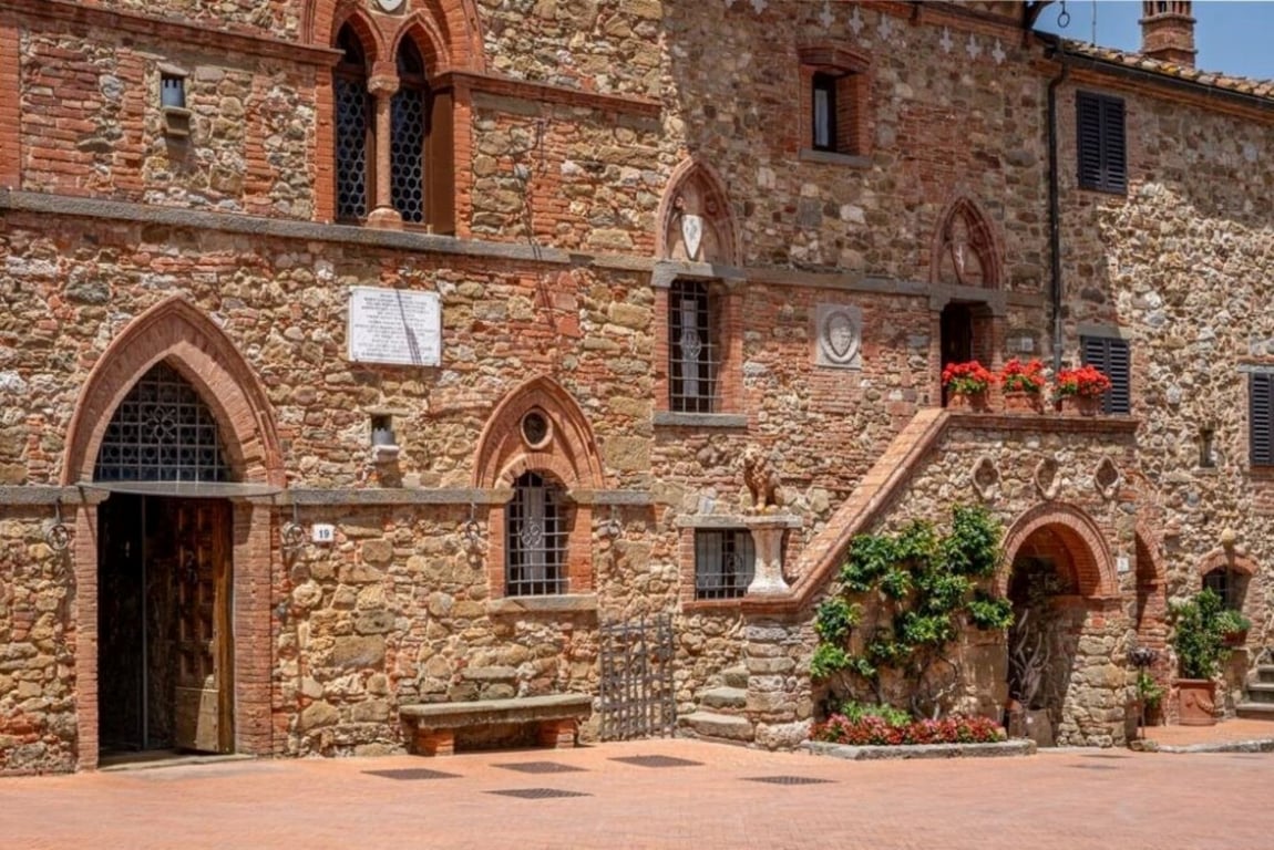 House in Bucine - Image 3