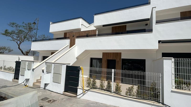 House in Pareton - view 1