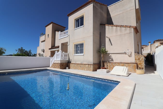 Villa in San Miguel de Salinas - view 1