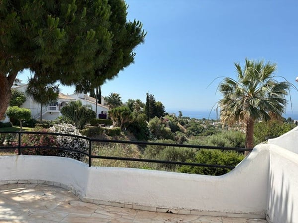 Villa in Sitio de Calahonda - view 1