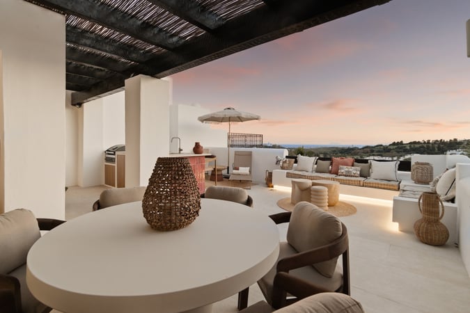 Apartment in Benahavis - view 1